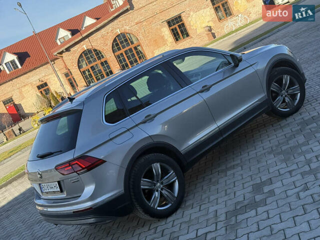 Серый Фольксваген Тигуан, объемом двигателя 2 л и пробегом 224 тыс. км за 25700 $, фото 12 на Automoto.ua