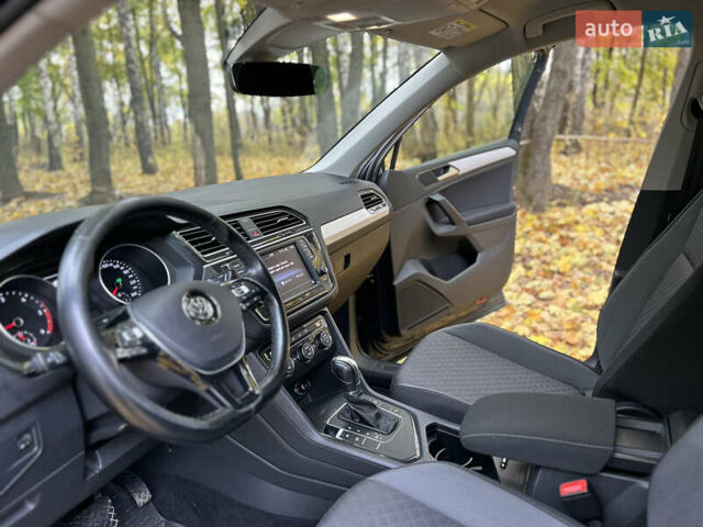 Серый Фольксваген Тигуан, объемом двигателя 1.98 л и пробегом 265 тыс. км за 20999 $, фото 28 на Automoto.ua