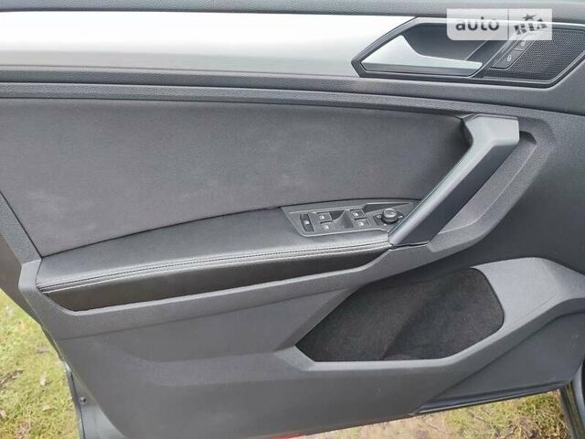 Серый Фольксваген Тигуан, объемом двигателя 2 л и пробегом 194 тыс. км за 25000 $, фото 9 на Automoto.ua