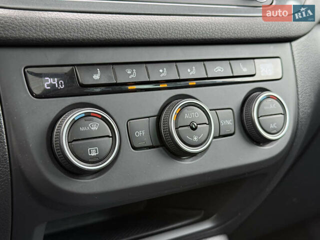 Серый Фольксваген Тигуан, объемом двигателя 2 л и пробегом 181 тыс. км за 15000 $, фото 29 на Automoto.ua