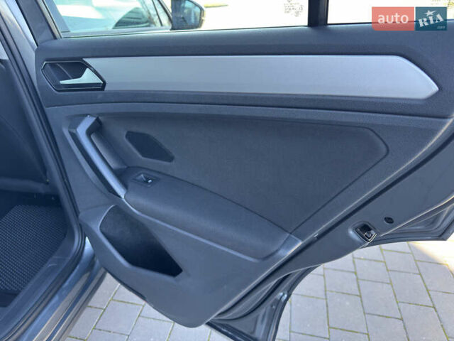 Сірий Фольксваген Тігуан, об'ємом двигуна 1.98 л та пробігом 84 тис. км за 23750 $, фото 57 на Automoto.ua