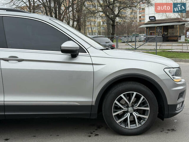 Серый Фольксваген Тигуан, объемом двигателя 2 л и пробегом 263 тыс. км за 18700 $, фото 52 на Automoto.ua