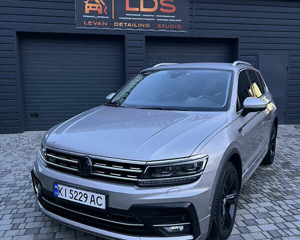 Серый Фольксваген Тигуан, объемом двигателя 1.97 л и пробегом 116 тыс. км за 28000 $, фото 1 на Automoto.ua