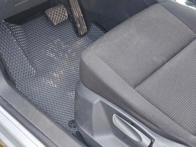 Сірий Фольксваген Тігуан, об'ємом двигуна 2 л та пробігом 48 тис. км за 14000 $, фото 7 на Automoto.ua