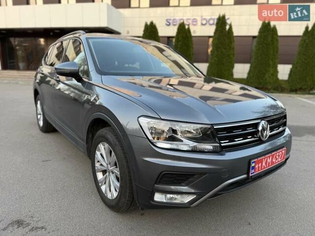 Сірий Фольксваген Тігуан, об'ємом двигуна 0 л та пробігом 146 тис. км за 16300 $, фото 3 на Automoto.ua
