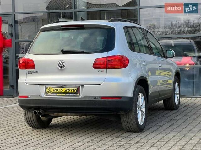 Сірий Фольксваген Тігуан, об'ємом двигуна 2 л та пробігом 196 тис. км за 13300 $, фото 6 на Automoto.ua