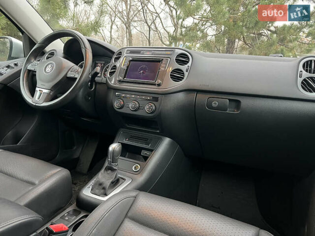 Серый Фольксваген Тигуан, объемом двигателя 2 л и пробегом 172 тыс. км за 10990 $, фото 6 на Automoto.ua