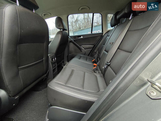 Серый Фольксваген Тигуан, объемом двигателя 1.98 л и пробегом 207 тыс. км за 13200 $, фото 12 на Automoto.ua