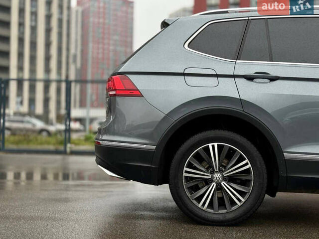 Серый Фольксваген Тигуан, объемом двигателя 2 л и пробегом 155 тыс. км за 18500 $, фото 11 на Automoto.ua