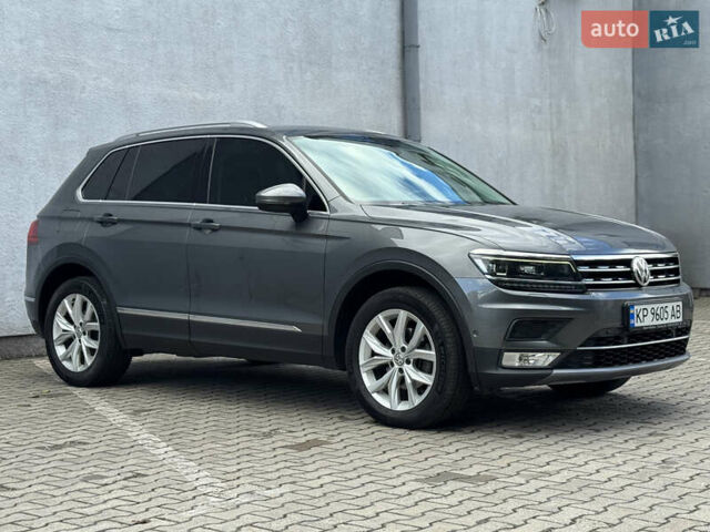 Серый Фольксваген Тигуан, объемом двигателя 2 л и пробегом 197 тыс. км за 22900 $, фото 3 на Automoto.ua