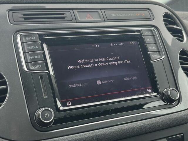 Сірий Фольксваген Тігуан, об'ємом двигуна 2 л та пробігом 172 тис. км за 11890 $, фото 16 на Automoto.ua