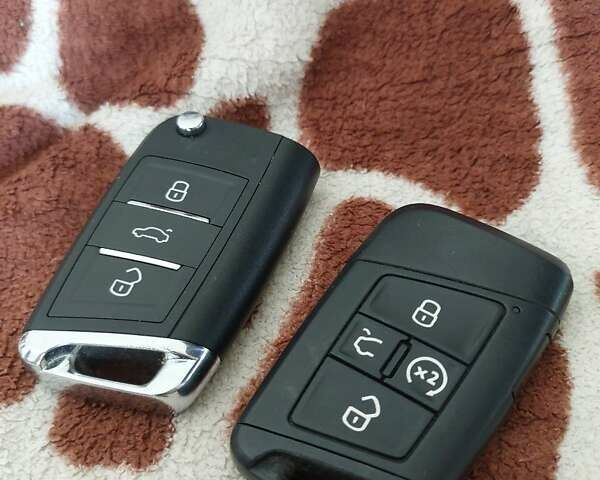 Сірий Фольксваген Тігуан, об'ємом двигуна 1.98 л та пробігом 163 тис. км за 24000 $, фото 5 на Automoto.ua