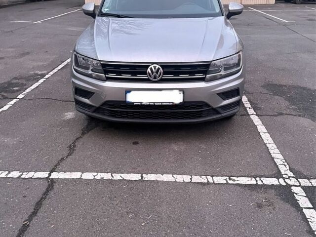 Сірий Фольксваген Тігуан, об'ємом двигуна 2 л та пробігом 250 тис. км за 15900 $, фото 5 на Automoto.ua