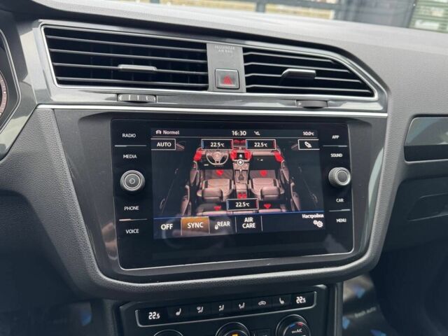 Серый Фольксваген Тигуан, объемом двигателя 2 л и пробегом 320 тыс. км за 20500 $, фото 23 на Automoto.ua