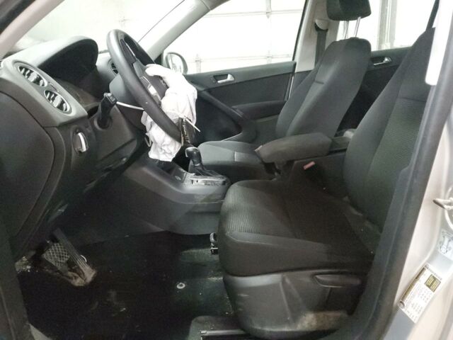 Сірий Фольксваген Тігуан, об'ємом двигуна 2 л та пробігом 187 тис. км за 6900 $, фото 6 на Automoto.ua