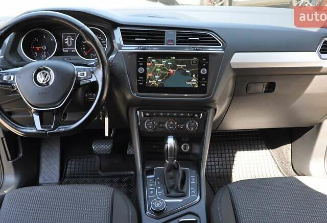 Сірий Фольксваген Тігуан, об'ємом двигуна 1.98 л та пробігом 119 тис. км за 22900 $, фото 28 на Automoto.ua