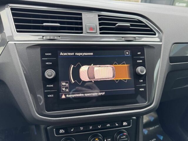 Серый Фольксваген Тигуан, объемом двигателя 2 л и пробегом 320 тыс. км за 20500 $, фото 21 на Automoto.ua