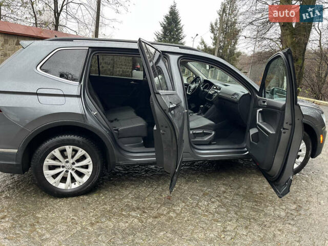 Серый Фольксваген Тигуан, объемом двигателя 2 л и пробегом 126 тыс. км за 19400 $, фото 10 на Automoto.ua