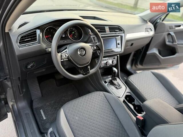 Сірий Фольксваген Тігуан, об'ємом двигуна 0 л та пробігом 146 тис. км за 16300 $, фото 16 на Automoto.ua