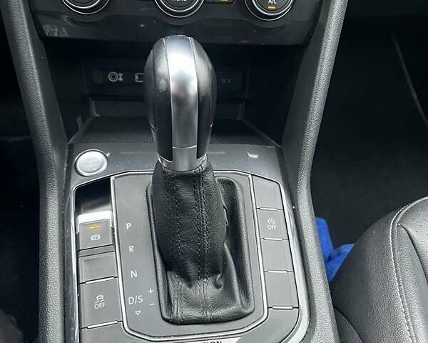 Серый Фольксваген Тигуан, объемом двигателя 2 л и пробегом 126 тыс. км за 19400 $, фото 27 на Automoto.ua