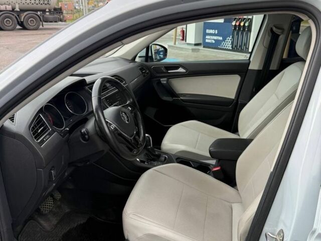 Серый Фольксваген Тигуан, объемом двигателя 2 л и пробегом 167 тыс. км за 15999 $, фото 10 на Automoto.ua