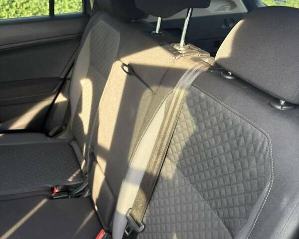 Сірий Фольксваген Тігуан, об'ємом двигуна 1.98 л та пробігом 116 тис. км за 18500 $, фото 11 на Automoto.ua