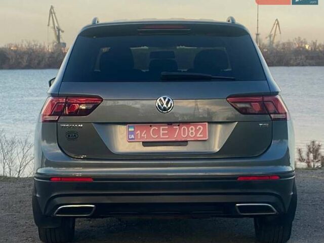 Серый Фольксваген Тигуан, объемом двигателя 2 л и пробегом 264 тыс. км за 15500 $, фото 6 на Automoto.ua