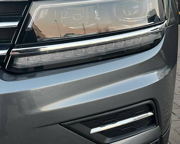 Серый Фольксваген Тигуан, объемом двигателя 1.98 л и пробегом 127 тыс. км за 17800 $, фото 8 на Automoto.ua