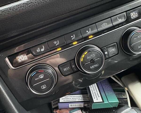 Серый Фольксваген Тигуан, объемом двигателя 2 л и пробегом 197 тыс. км за 22900 $, фото 10 на Automoto.ua
