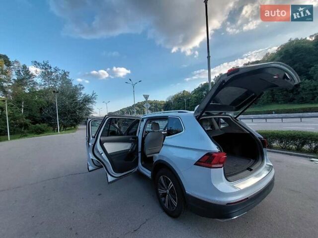 Сірий Фольксваген Тігуан, об'ємом двигуна 1.98 л та пробігом 163 тис. км за 24000 $, фото 28 на Automoto.ua