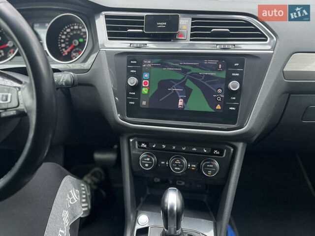 Серый Фольксваген Тигуан, объемом двигателя 2 л и пробегом 126 тыс. км за 19400 $, фото 19 на Automoto.ua