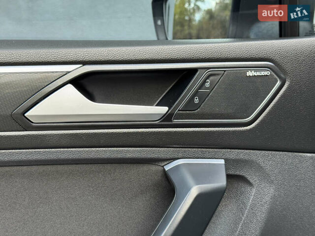 Серый Фольксваген Тигуан, объемом двигателя 2 л и пробегом 197 тыс. км за 22900 $, фото 20 на Automoto.ua