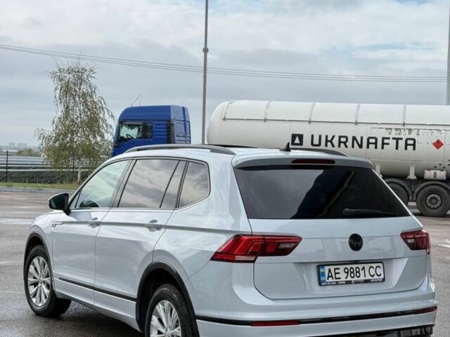 Серый Фольксваген Тигуан, объемом двигателя 2 л и пробегом 167 тыс. км за 15999 $, фото 4 на Automoto.ua