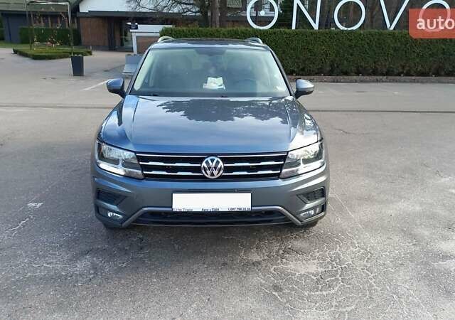 Серый Фольксваген Тигуан, объемом двигателя 2 л и пробегом 147 тыс. км за 23000 $, фото 7 на Automoto.ua