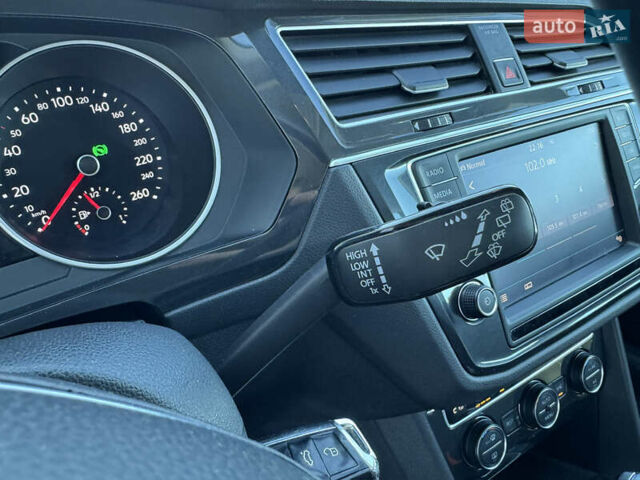 Сірий Фольксваген Тігуан, об'ємом двигуна 1.98 л та пробігом 84 тис. км за 23750 $, фото 76 на Automoto.ua