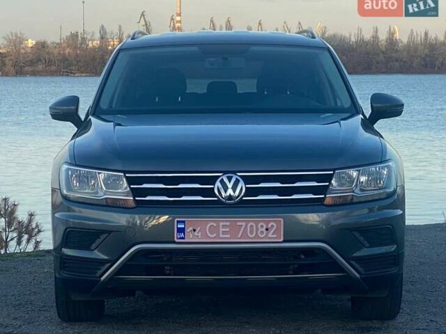 Серый Фольксваген Тигуан, объемом двигателя 2 л и пробегом 264 тыс. км за 15500 $, фото 7 на Automoto.ua