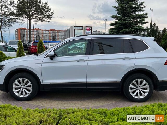 Сірий Фольксваген Тігуан, об'ємом двигуна 2 л та пробігом 60 тис. км за 24699 $, фото 3 на Automoto.ua