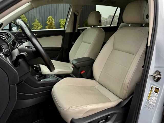 Серый Фольксваген Тигуан, объемом двигателя 2 л и пробегом 77 тыс. км за 19700 $, фото 15 на Automoto.ua