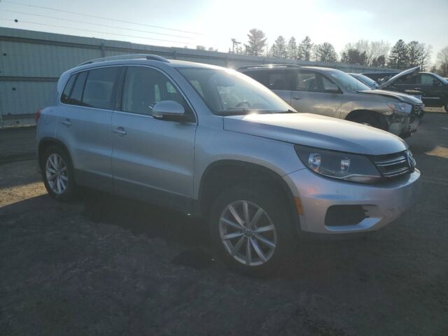 Сірий Фольксваген Тігуан, об'ємом двигуна 2 л та пробігом 166 тис. км за 8300 $, фото 2 на Automoto.ua