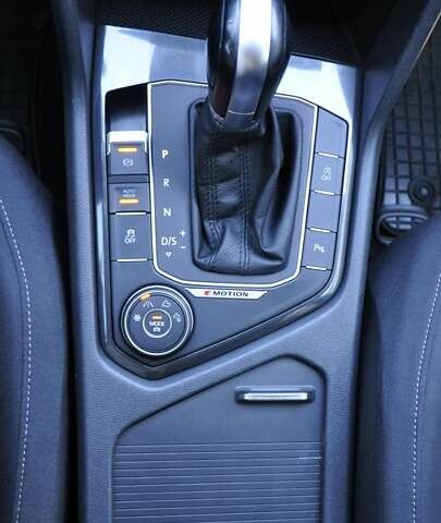 Сірий Фольксваген Тігуан, об'ємом двигуна 1.98 л та пробігом 119 тис. км за 22900 $, фото 43 на Automoto.ua