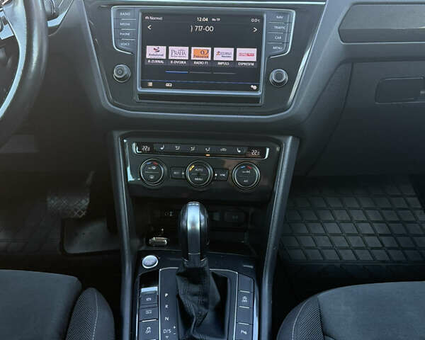 Серый Фольксваген Тигуан, объемом двигателя 2 л и пробегом 224 тыс. км за 25700 $, фото 52 на Automoto.ua