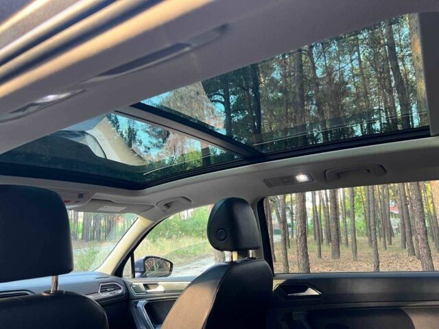 Серый Фольксваген Тигуан, объемом двигателя 2 л и пробегом 215 тыс. км за 21000 $, фото 7 на Automoto.ua