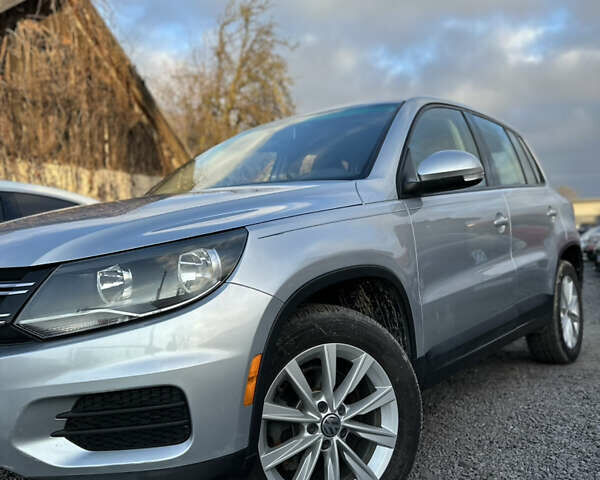 Серый Фольксваген Тигуан, объемом двигателя 2 л и пробегом 104 тыс. км за 13200 $, фото 2 на Automoto.ua