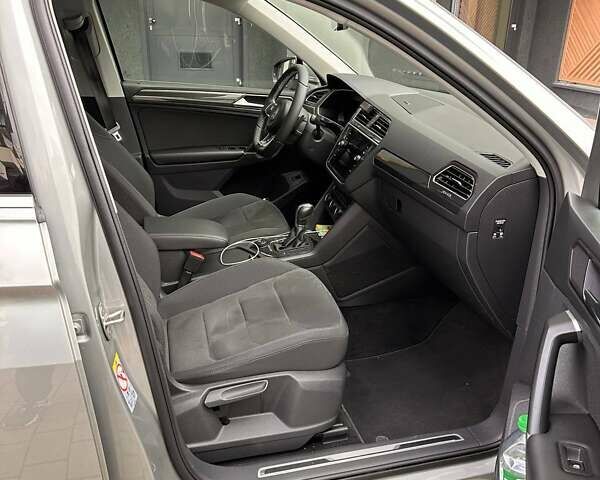 Серый Фольксваген Тигуан, объемом двигателя 1.97 л и пробегом 66 тыс. км за 29500 $, фото 7 на Automoto.ua