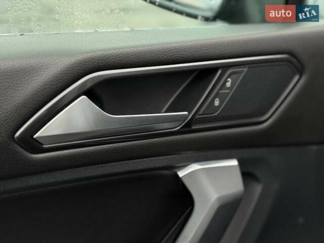 Сірий Фольксваген Тігуан, об'ємом двигуна 1.98 л та пробігом 152 тис. км за 18400 $, фото 31 на Automoto.ua