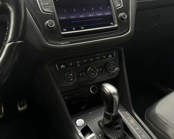 Сірий Фольксваген Тігуан, об'ємом двигуна 1.98 л та пробігом 163 тис. км за 28600 $, фото 39 на Automoto.ua