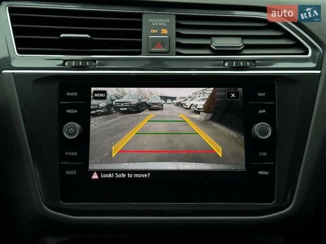 Сірий Фольксваген Тігуан, об'ємом двигуна 1.98 л та пробігом 152 тис. км за 18400 $, фото 44 на Automoto.ua