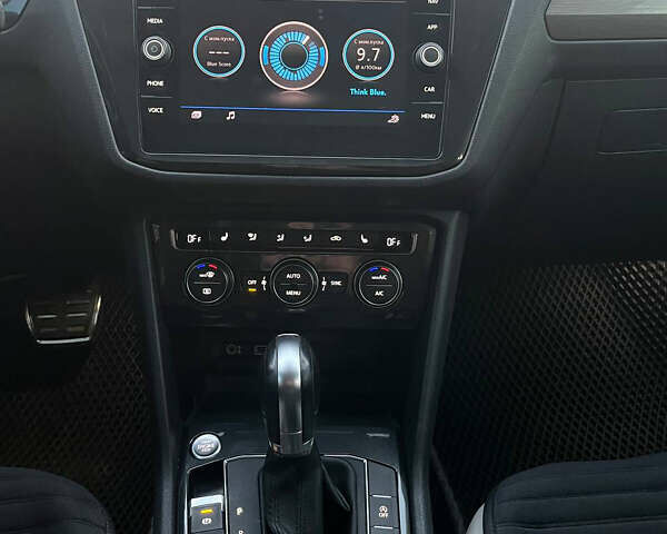 Серый Фольксваген Тигуан, объемом двигателя 1.98 л и пробегом 127 тыс. км за 17800 $, фото 22 на Automoto.ua