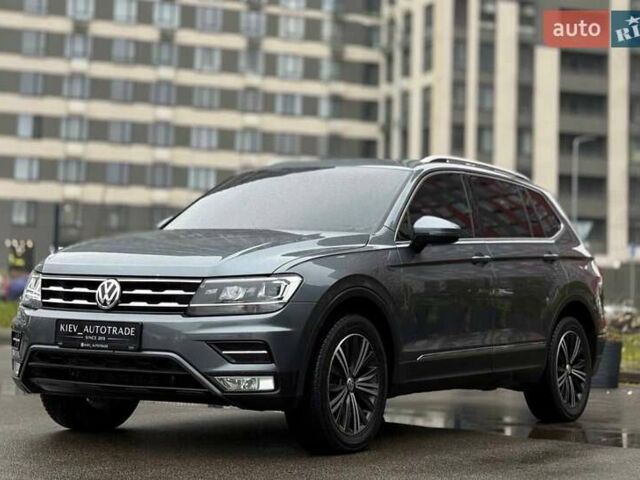 Серый Фольксваген Тигуан, объемом двигателя 2 л и пробегом 155 тыс. км за 18500 $, фото 5 на Automoto.ua