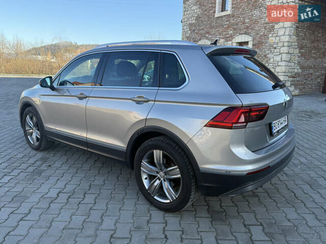 Серый Фольксваген Тигуан, объемом двигателя 2 л и пробегом 224 тыс. км за 25700 $, фото 25 на Automoto.ua